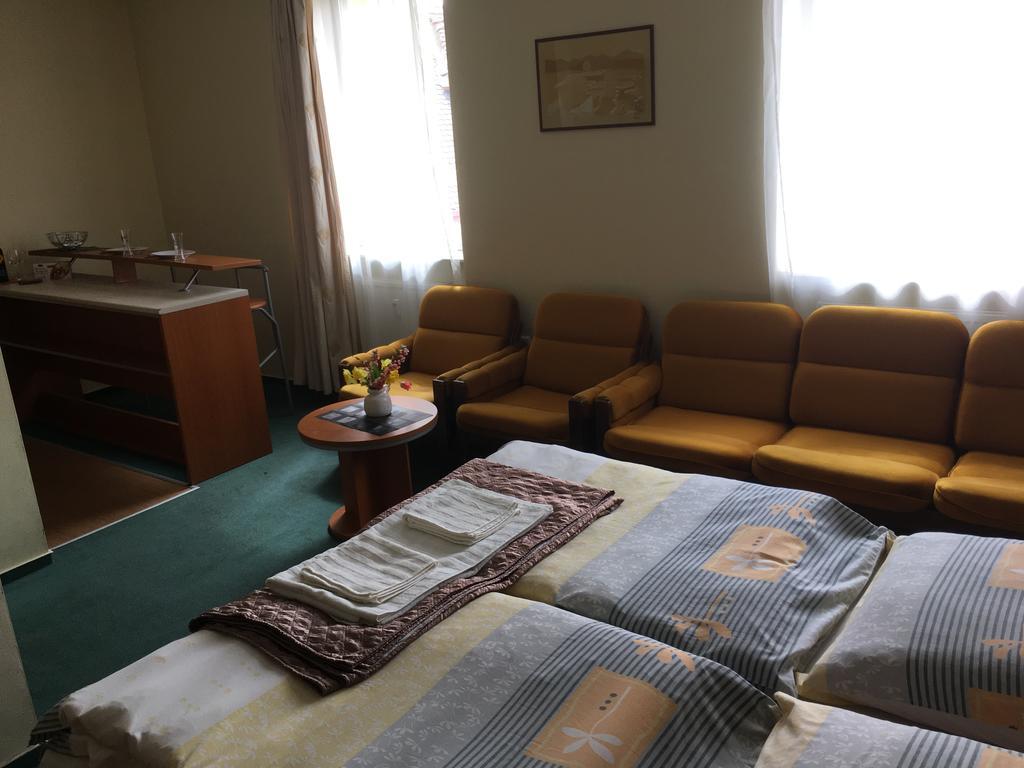 Apartman Darmon Piest'any Exterior foto